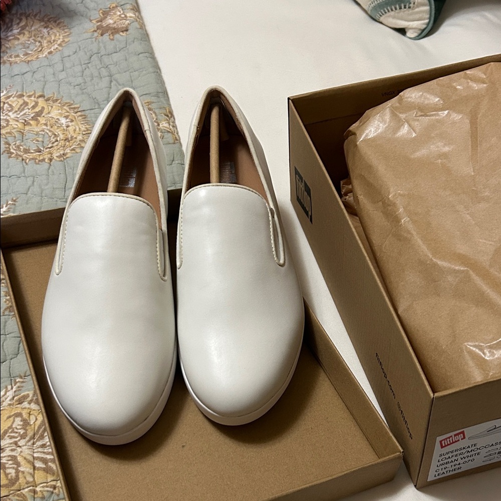 Fitflop White Women's Loafers